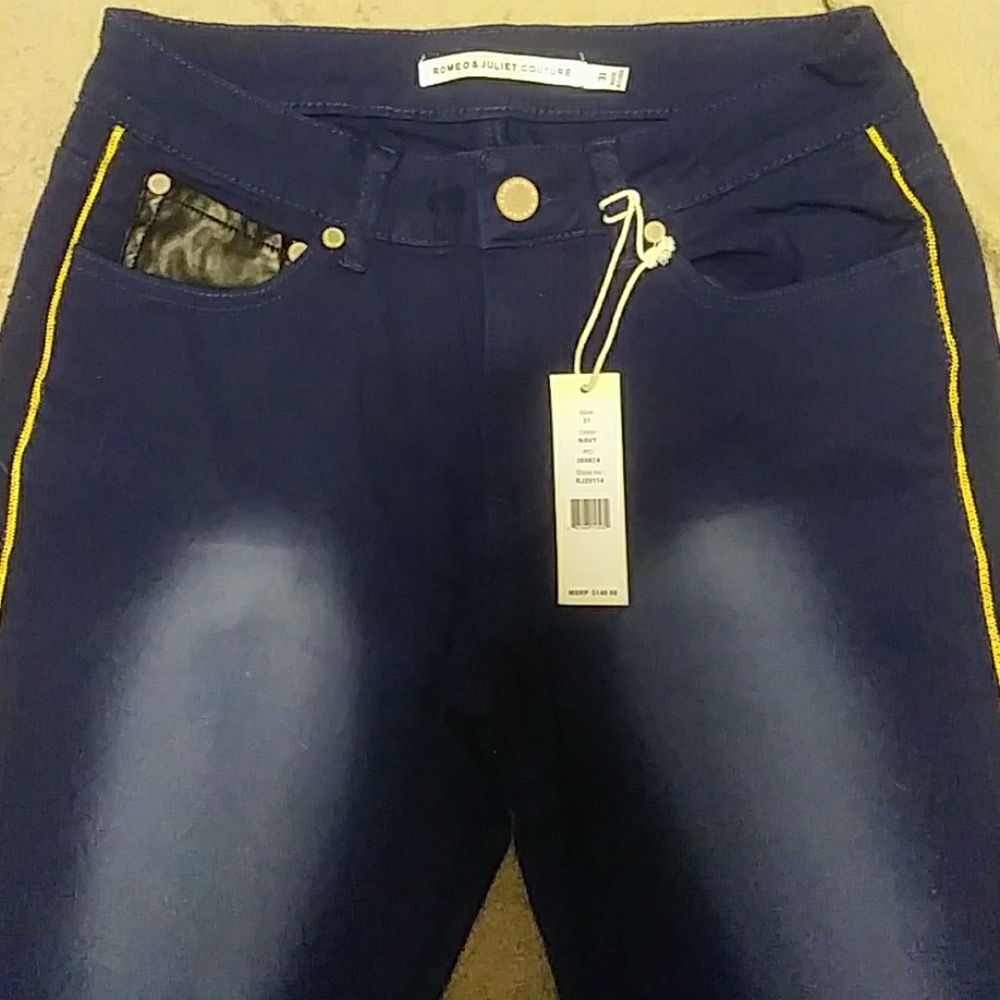 Romeo and Juliet Couture size 31 jeans